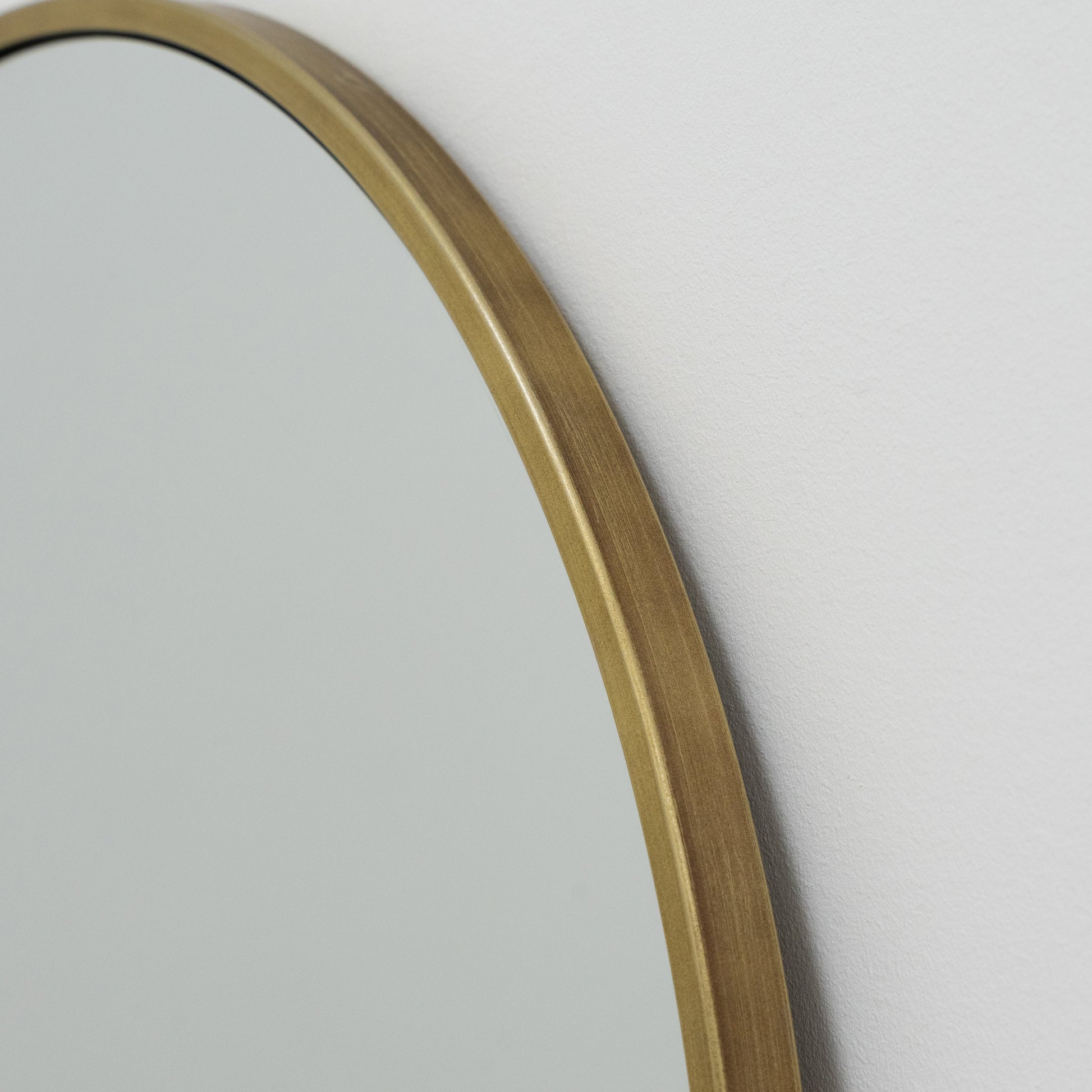 Liberty Mirror – Large curved full-length gold metal mirror (160 cm x 60 cm)