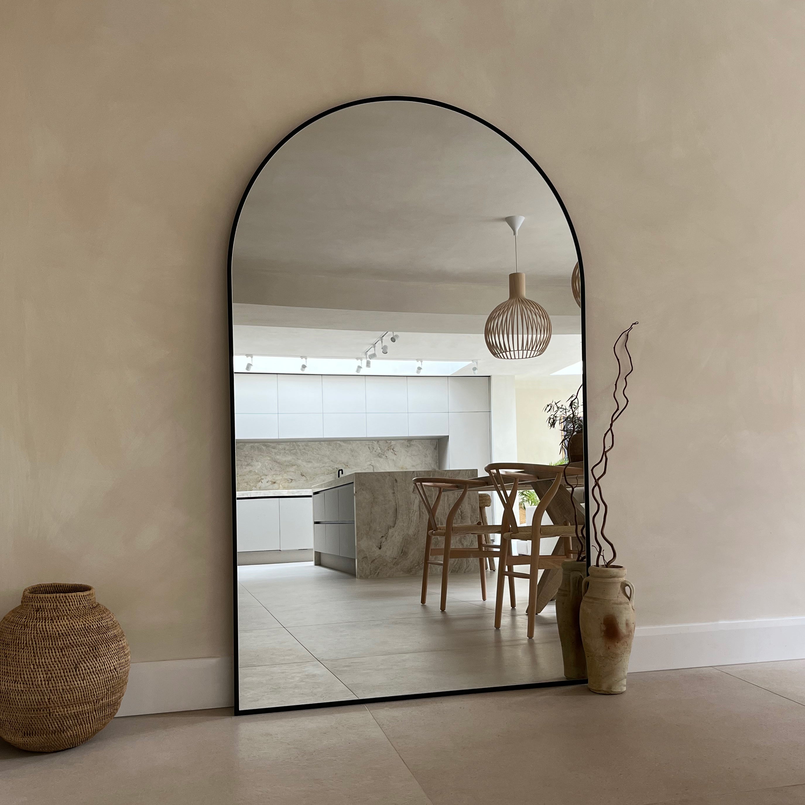 Liberty Mirror - Full-length black metal mirror with curved design 180cm x 110cm