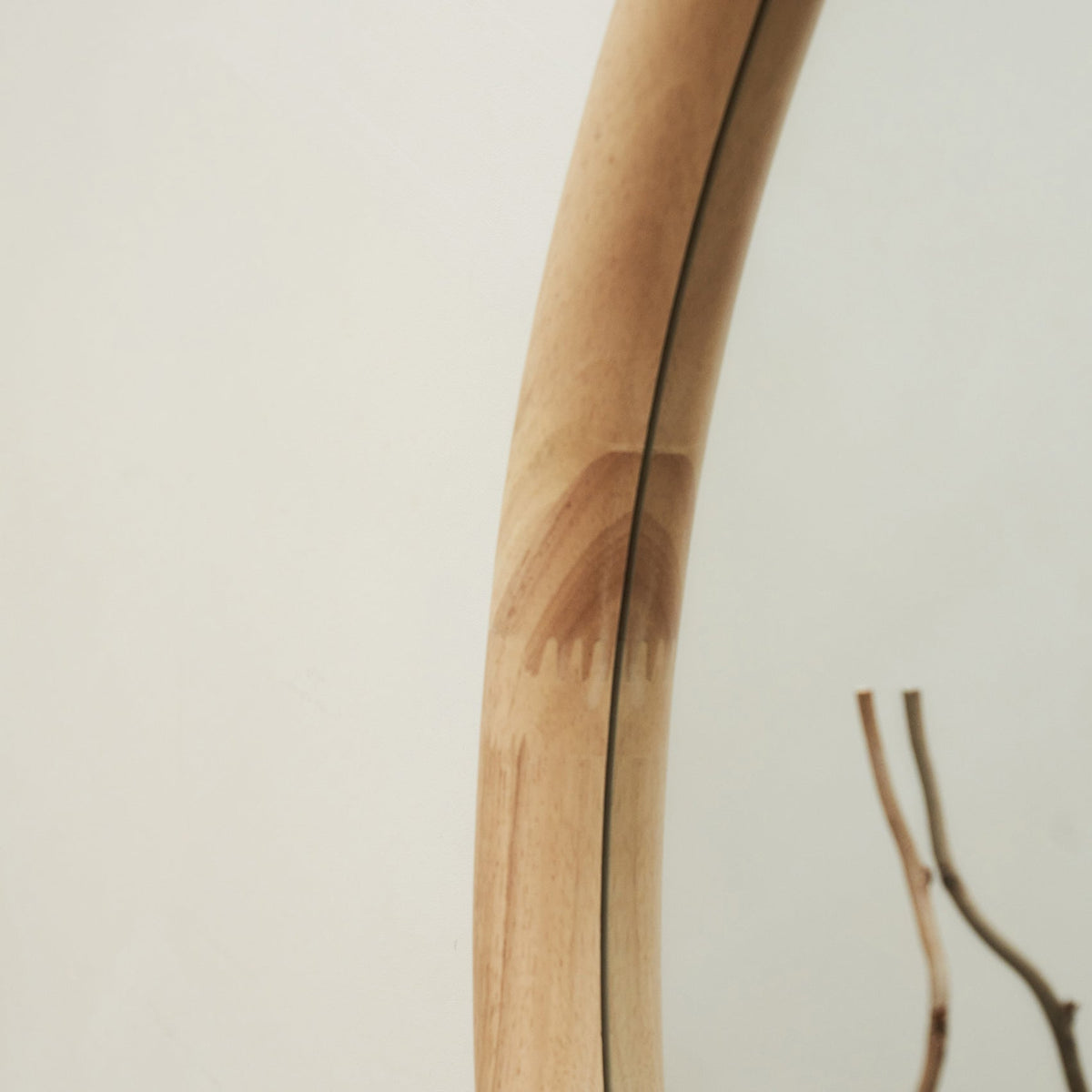 Clara Mirror – Irregular full-length light wood mirror (180 cm x 80 cm)