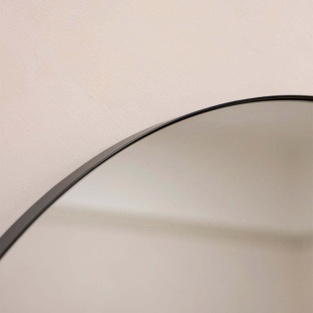 Theo Mirror – Large full-length mirror with curved black metal frame (180 cm x 90 cm)