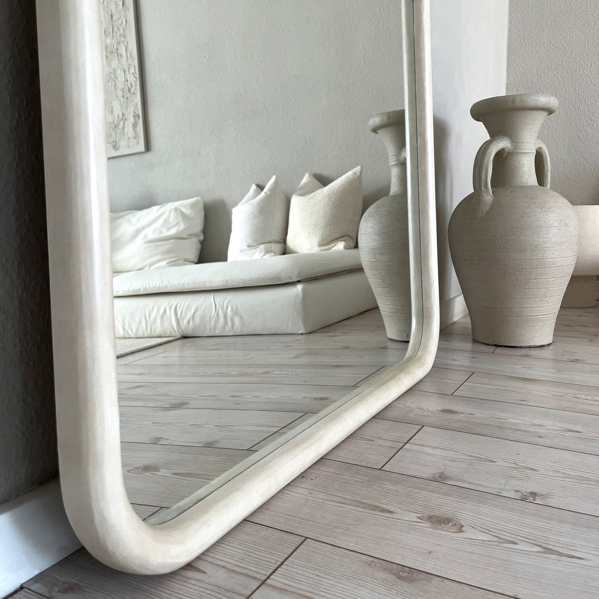 Amora Mirror – Extra large curved full-length concrete mirror (190 cm x 100 cm)