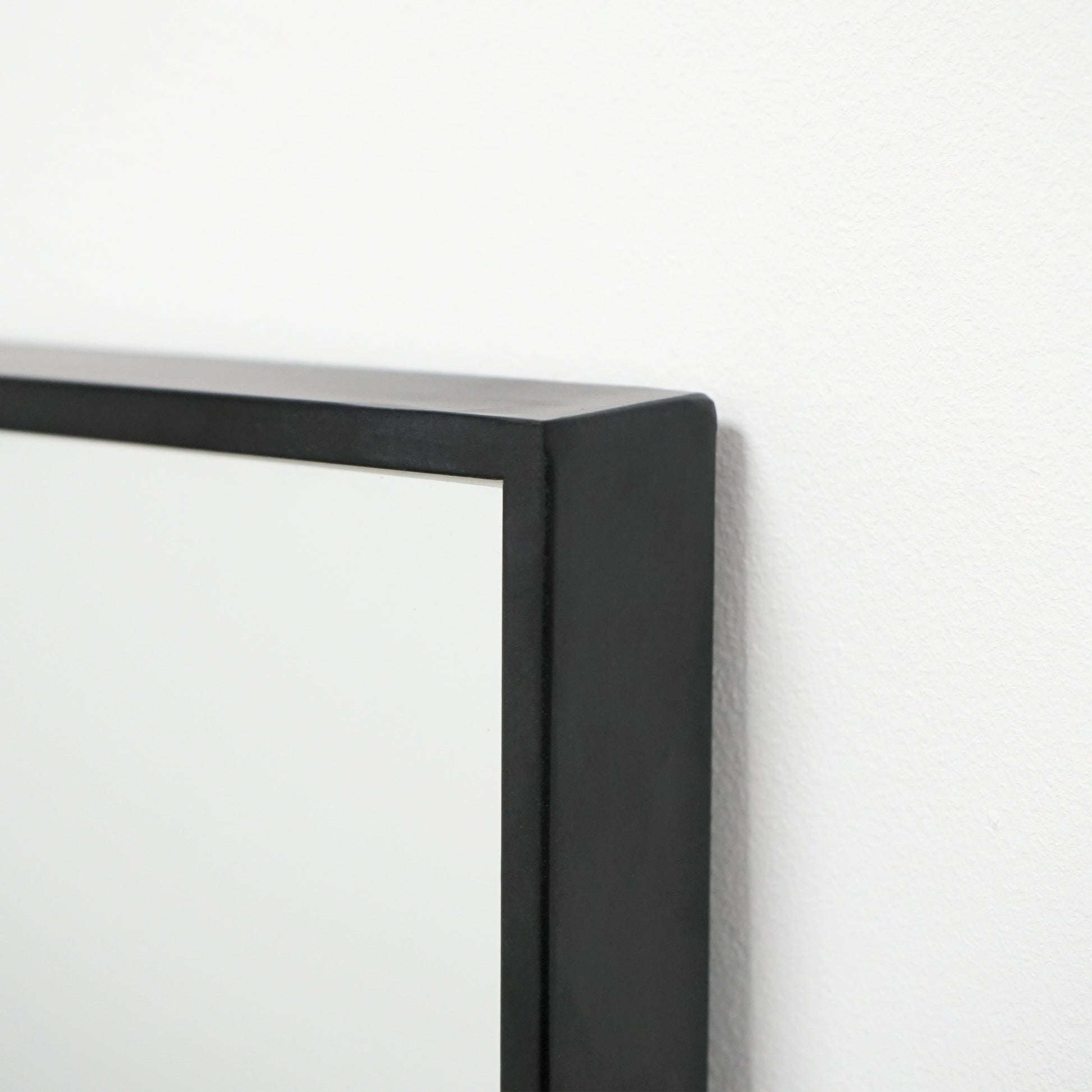 Theo Mirror – Extra large black metal full-length mirror (190 cm x 120 cm)