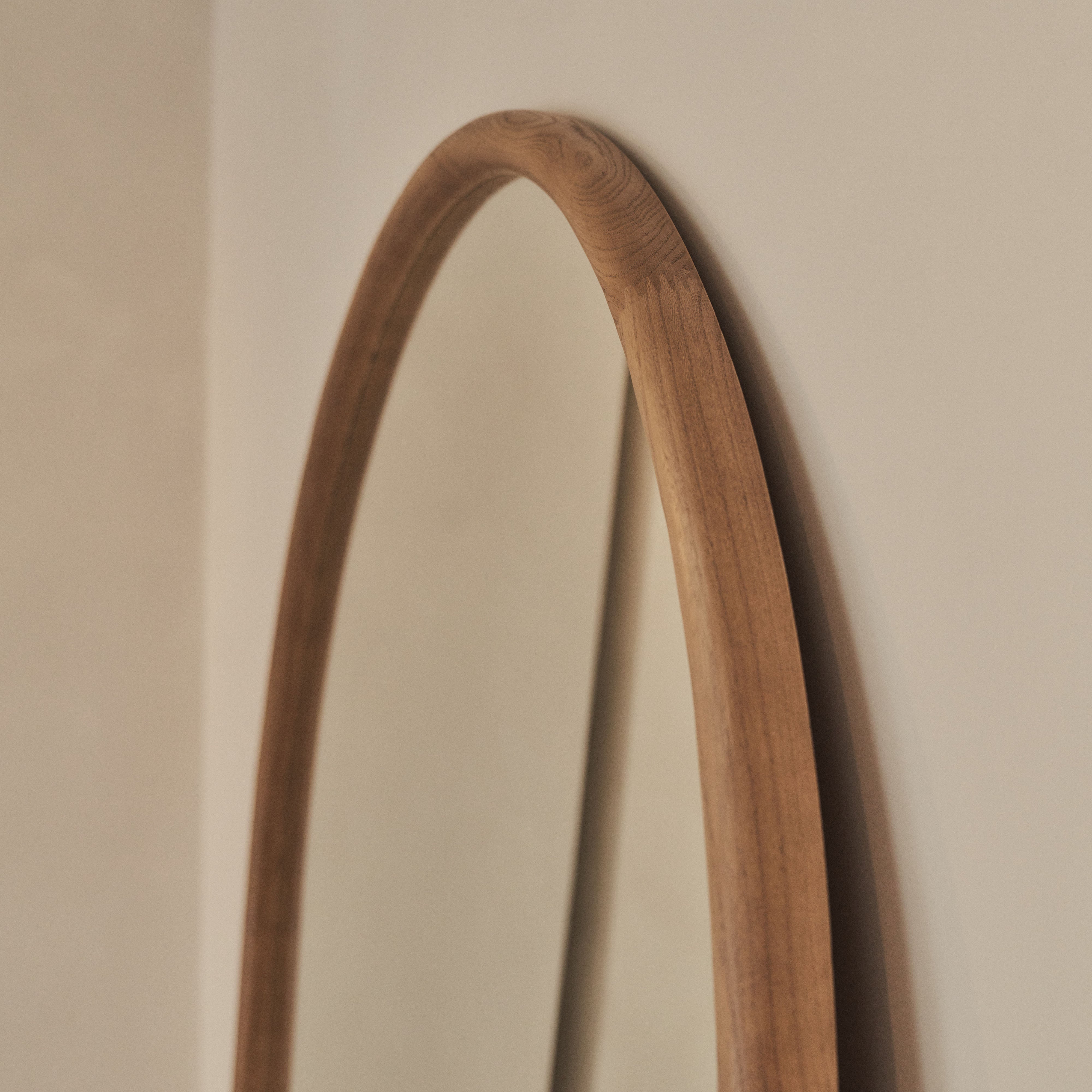 Amora Mirror – Extra large full-length wooden mirror (200 cm x 120 cm)