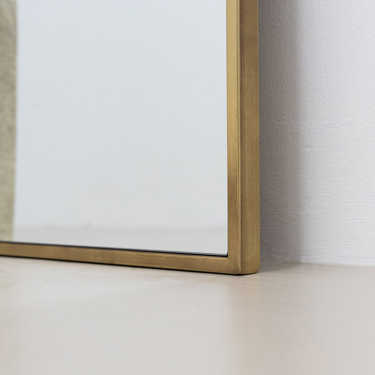 Liberty Mirror – Large curved full-length gold metal mirror (160 cm x 60 cm)