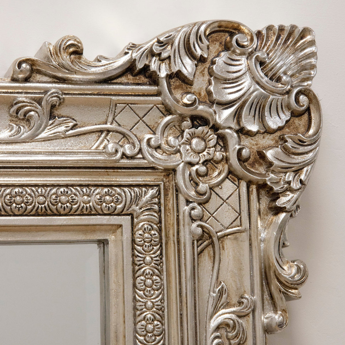 Ella Large Mirror – Champagne decorated floor mirror (190 cm x 140 cm)