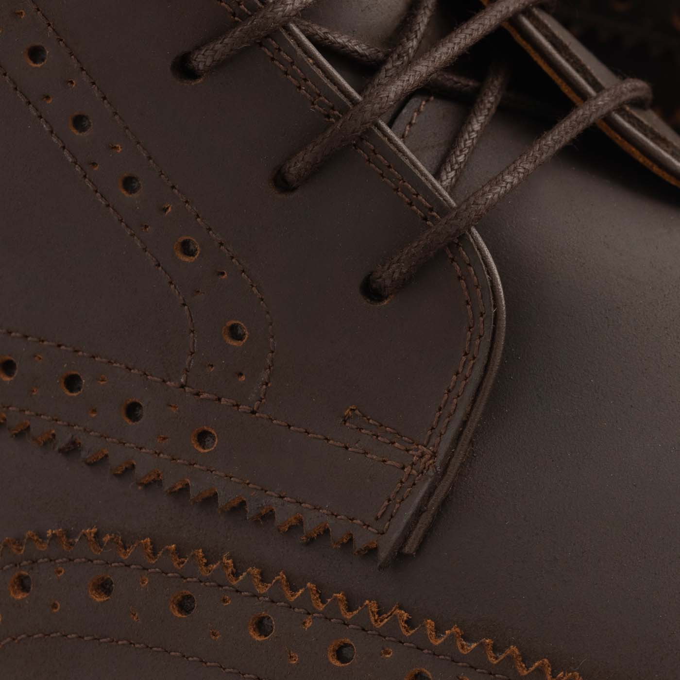 Nolan Men’s Pull-Up Brogue Boots