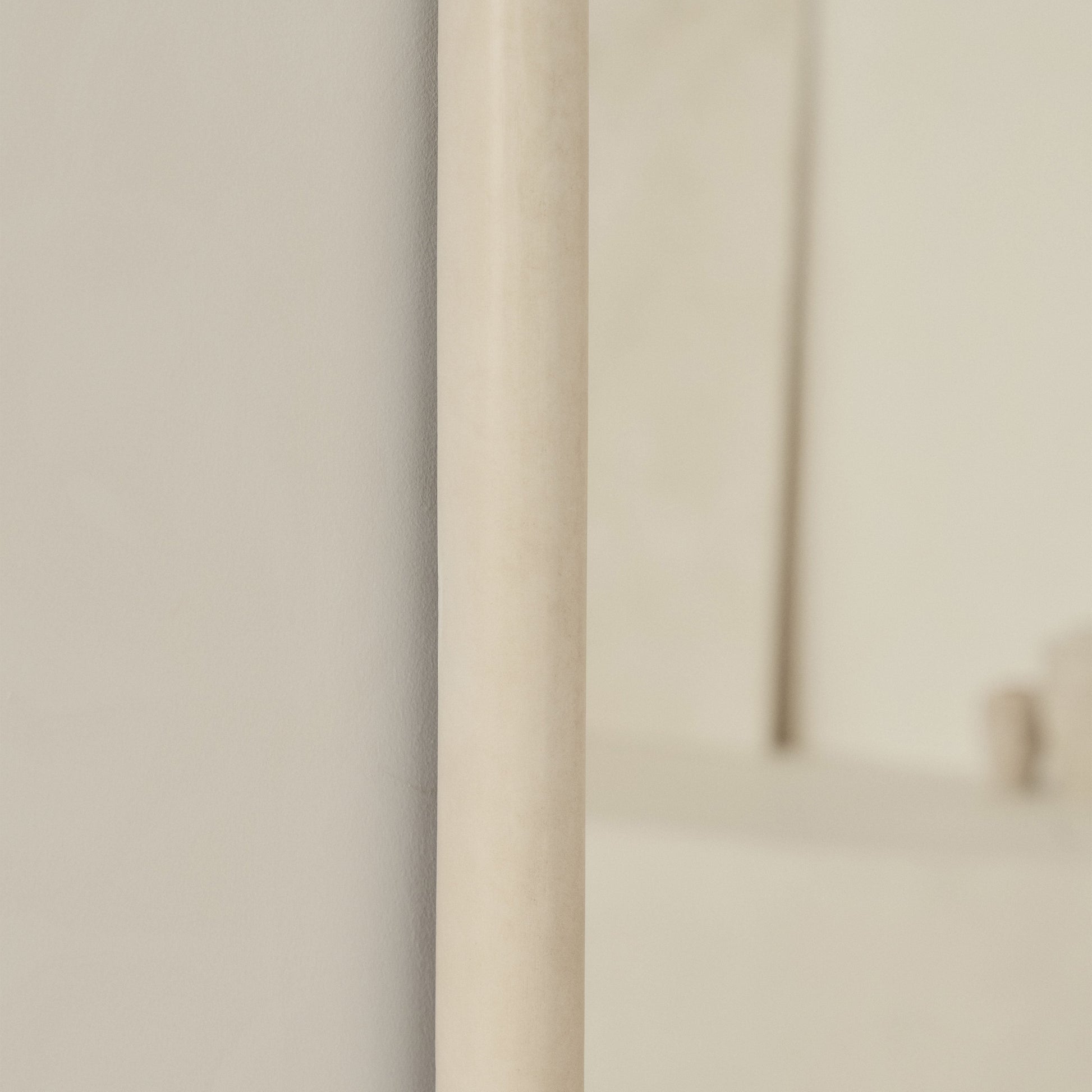 Amora Mirror – Extra large curved full-length concrete mirror (190 cm x 100 cm)
