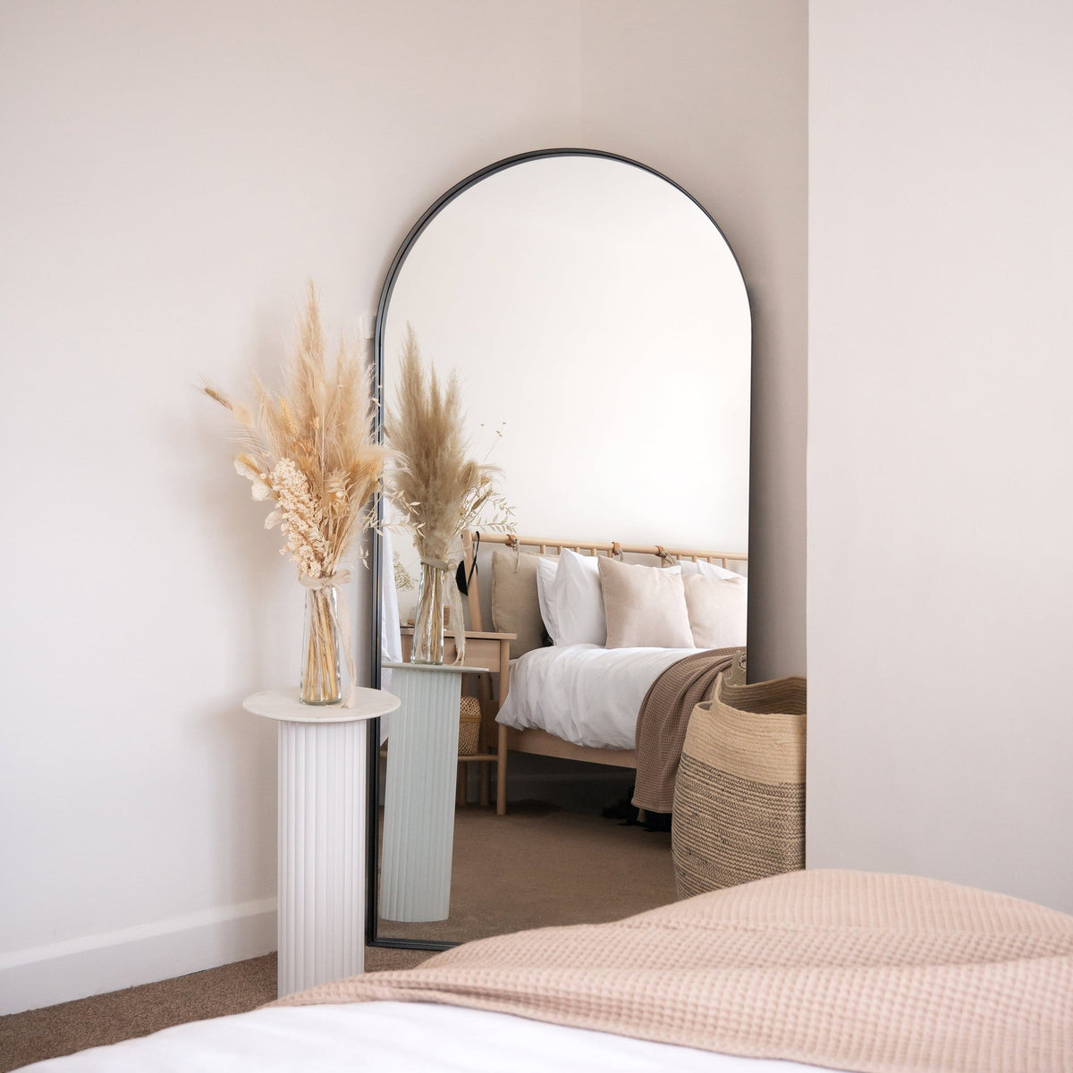 Arcus Mirror – Full-length mirror with black metal arch (170 cm x 80 cm)