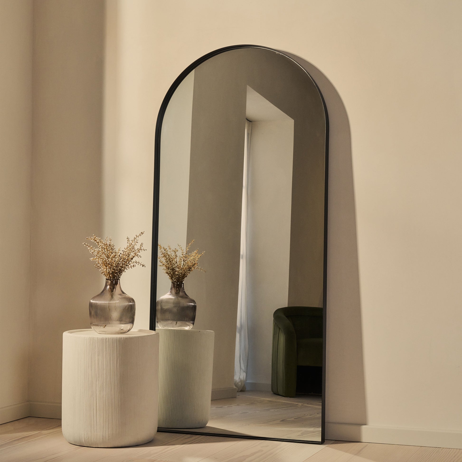 Arcus Mirror – Full-length mirror with black metal arch (170 cm x 80 cm)