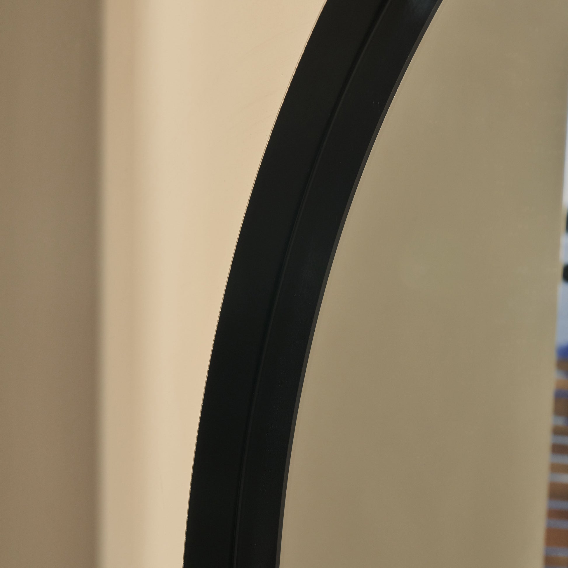 Arcus Mirror – Full-length mirror with black metal arch (170 cm x 80 cm)