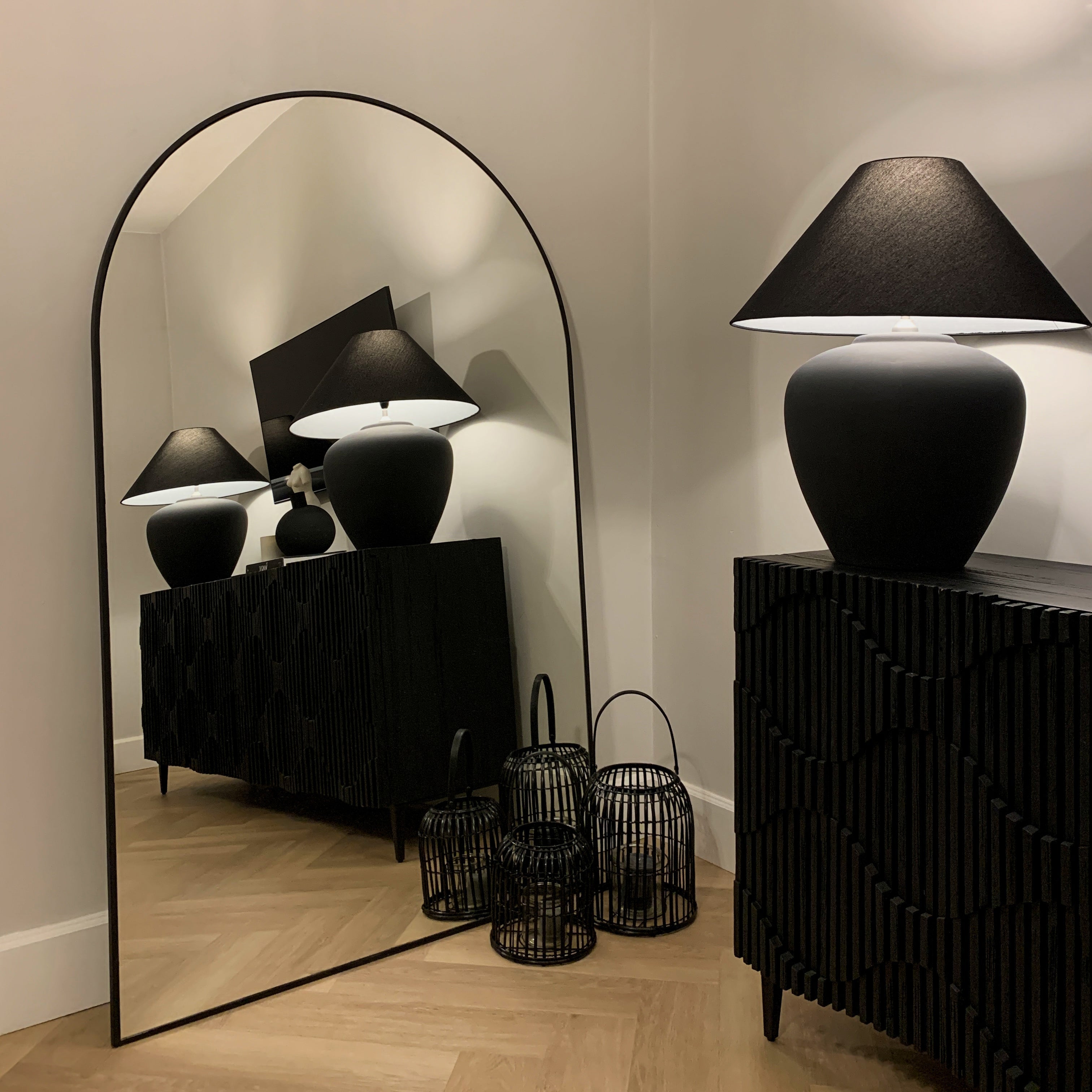 Liberty Mirror - Full-length black metal mirror with curved design 180cm x 110cm