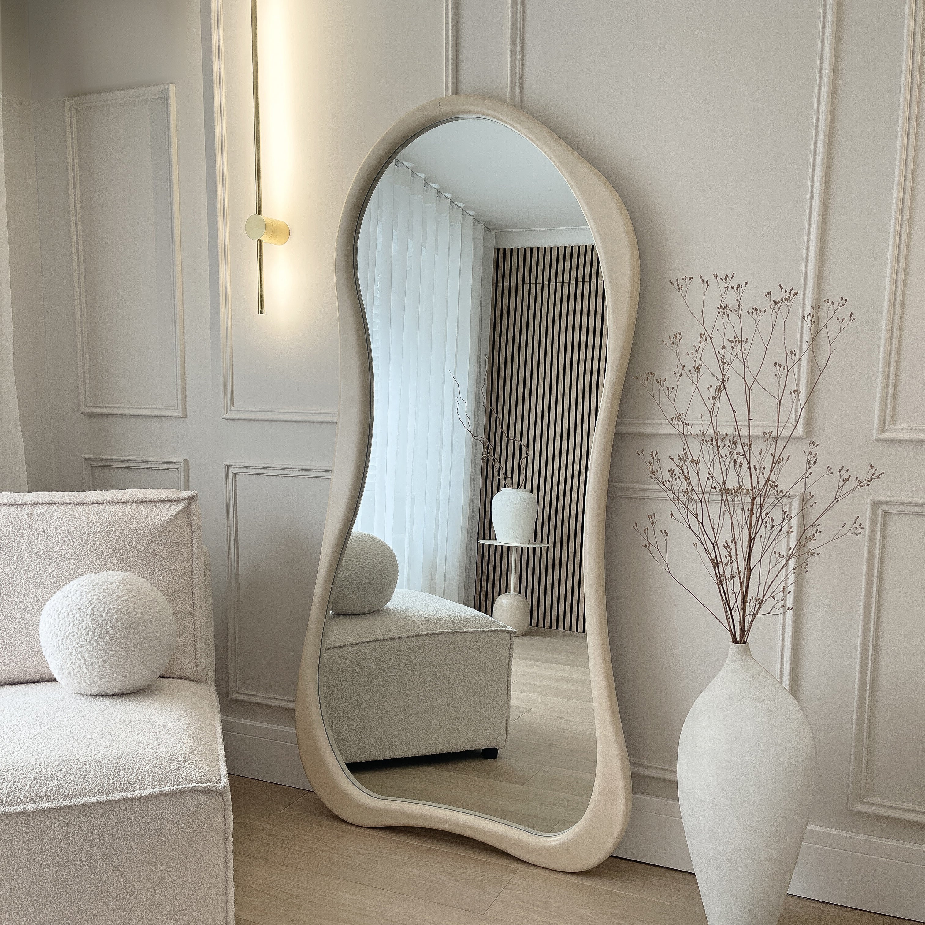 Arcurva Mirror – Large irregular full-length concrete mirror (170 cm x 85 cm)