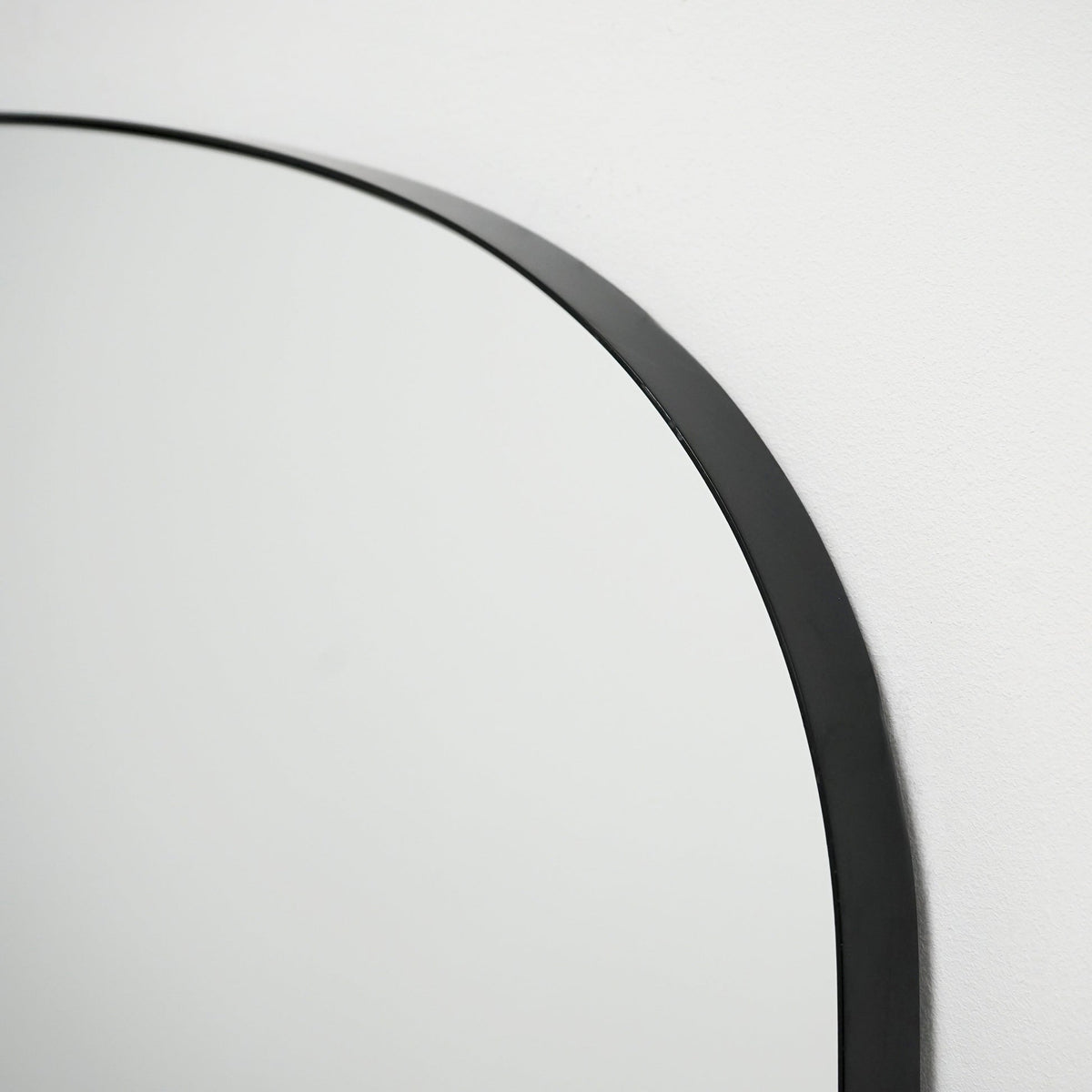 Aria Mirror – Large black metal full-length mirror (180 cm x 90 cm)