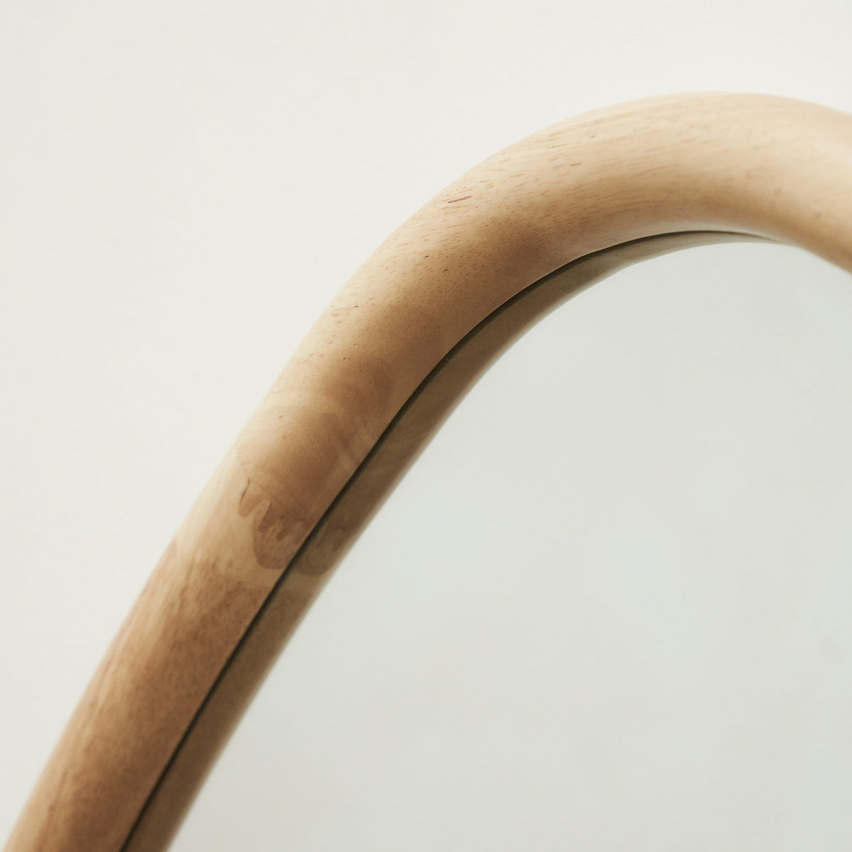 Clara Mirror – Irregular full-length light wood mirror (180 cm x 80 cm)