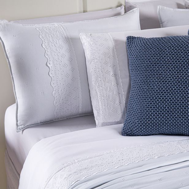 [10 PIEZAS] Juego de cama Serena percal 300 hilos bordado inglés + Set de Toallas Premium de Regalo