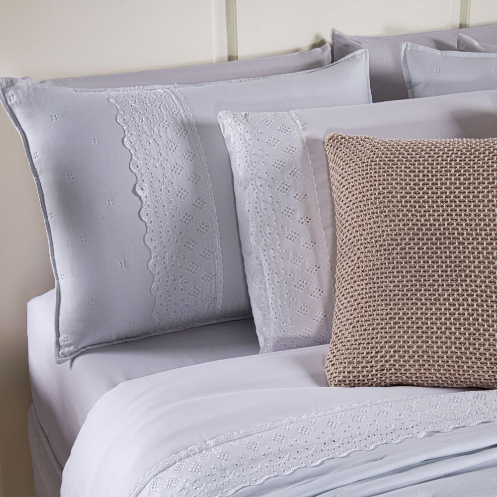 [10 PIEZAS] Juego de cama Serena percal 300 hilos bordado inglés + Set de Toallas Premium de Regalo