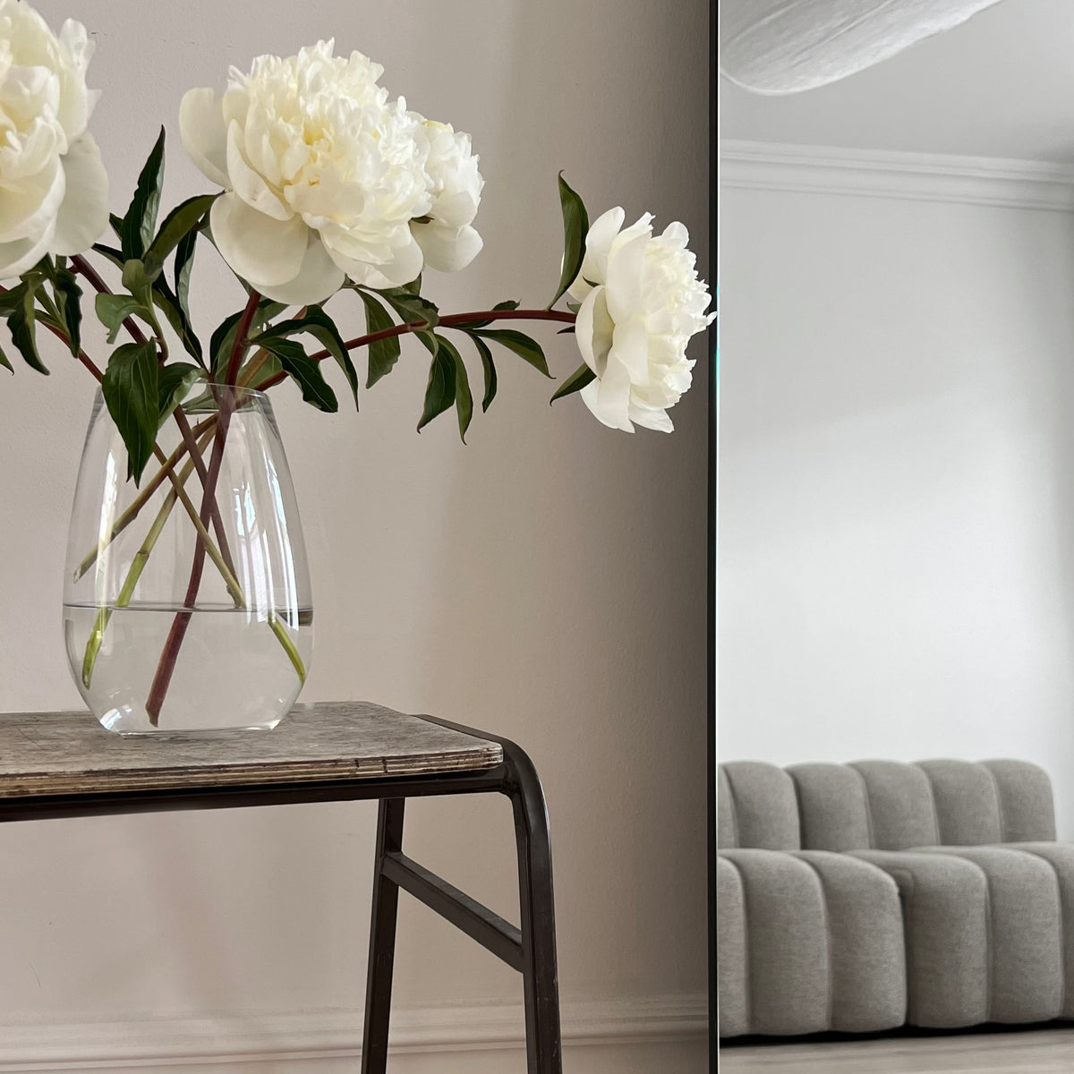 Edge Mirror – Extra large frameless full-length mirror with curved design (179 cm x 110 cm)