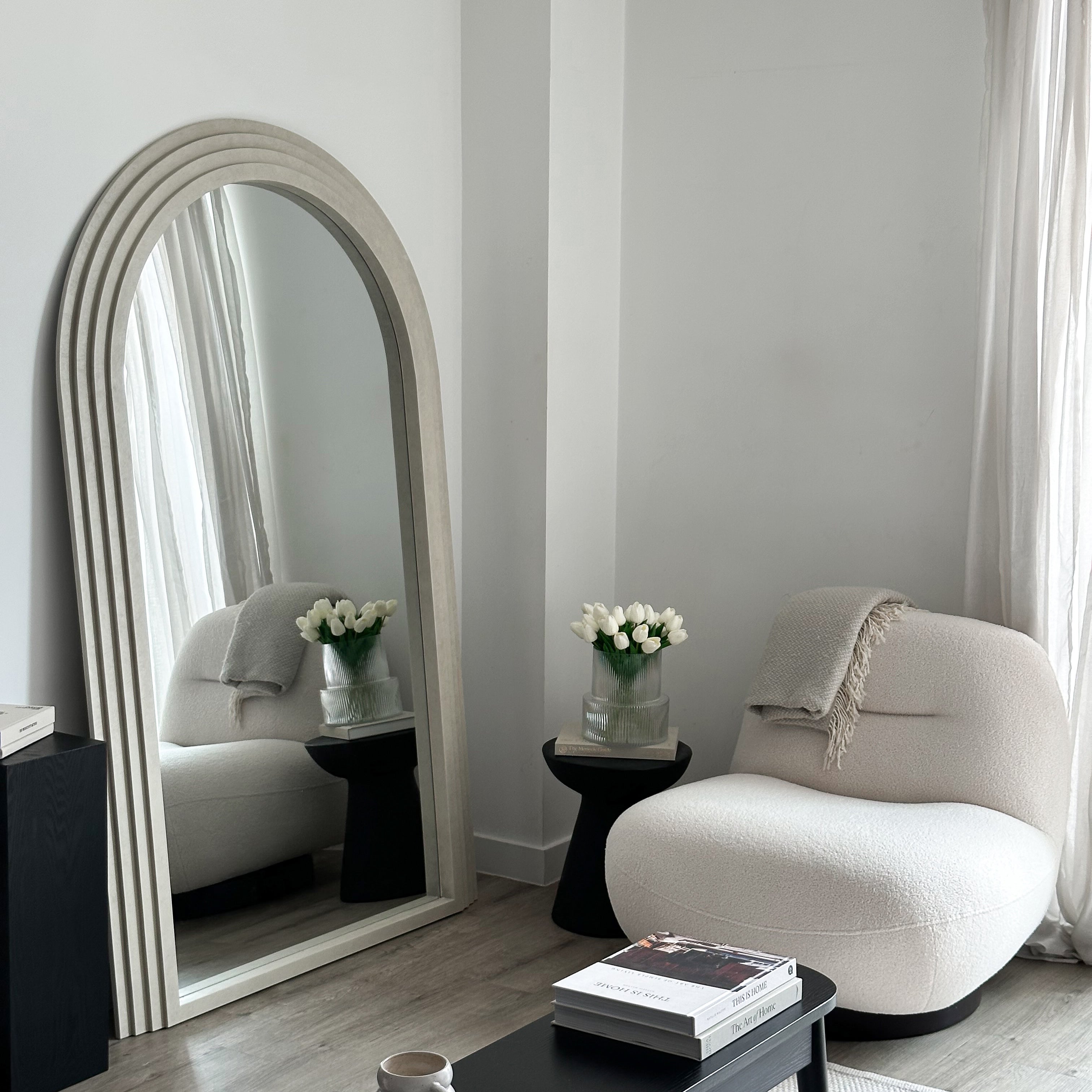 Luciana Mirror – Full-length mirror with curved design in concrete effect (180 cm x 110 cm)