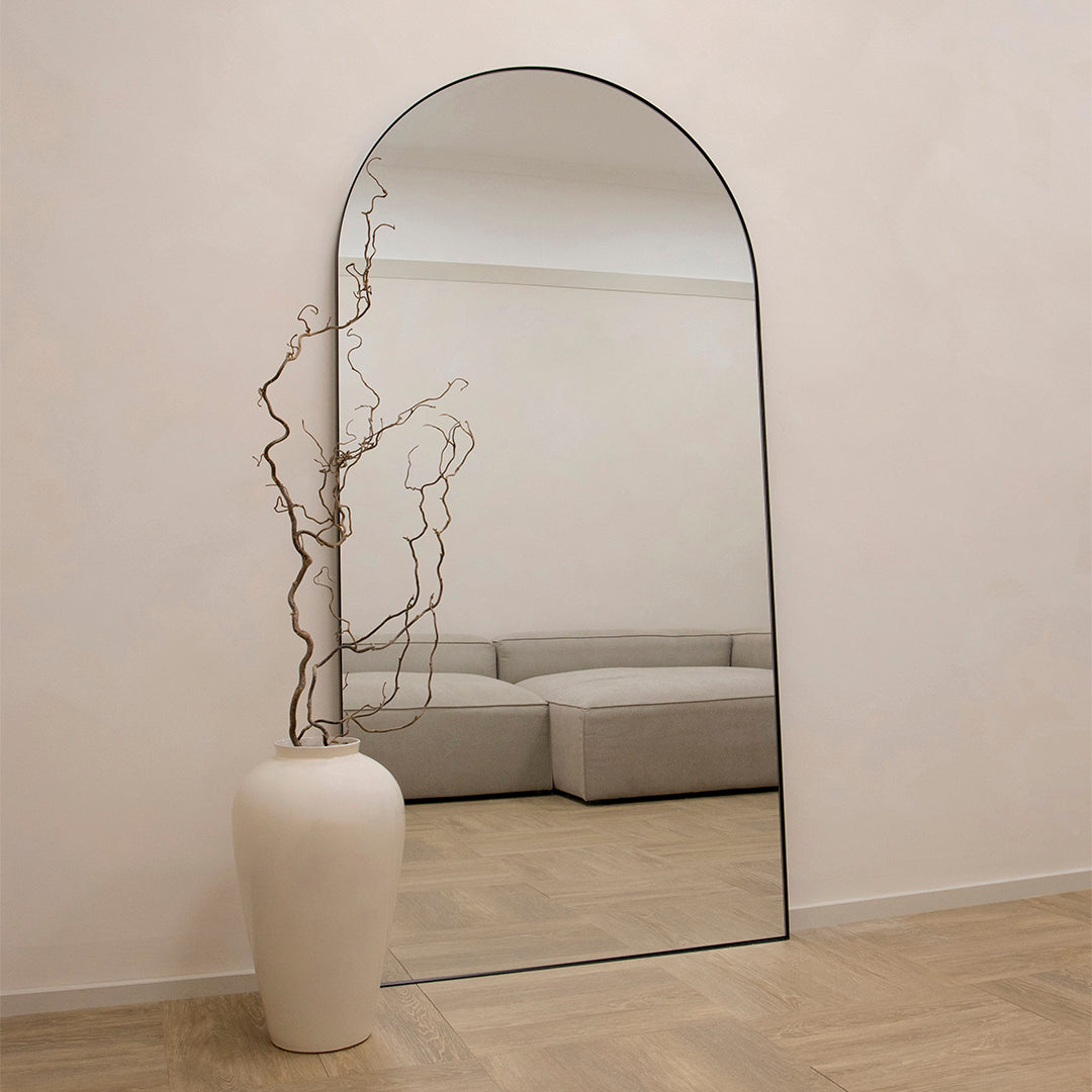 Theo Mirror – Large full-length mirror with curved black metal frame (180 cm x 90 cm)