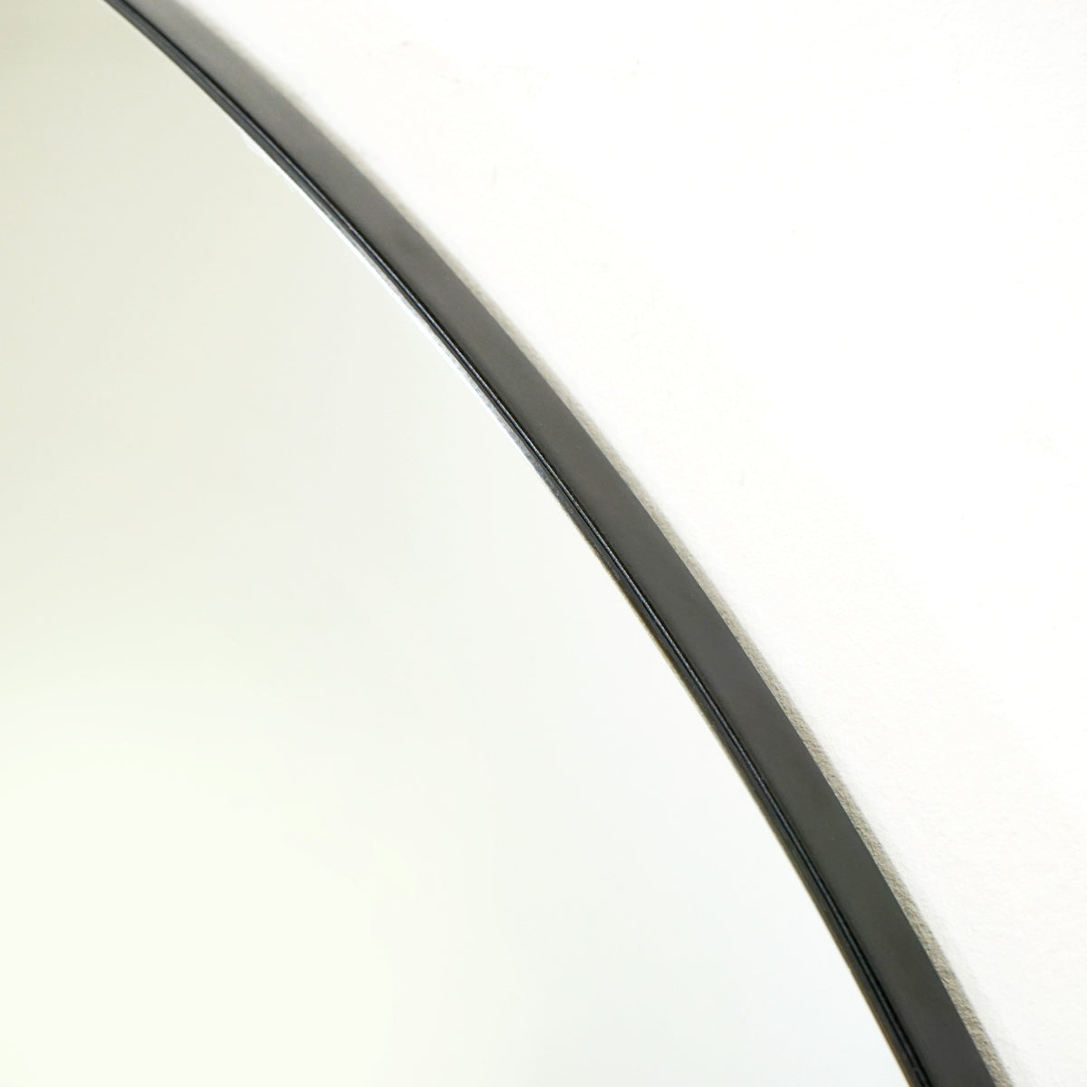 Edge Mirror – Extra large frameless full-length mirror with curved design (179 cm x 110 cm)