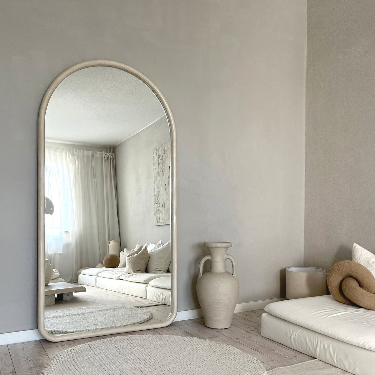 Amora Mirror – Extra large curved full-length concrete mirror (190 cm x 100 cm)