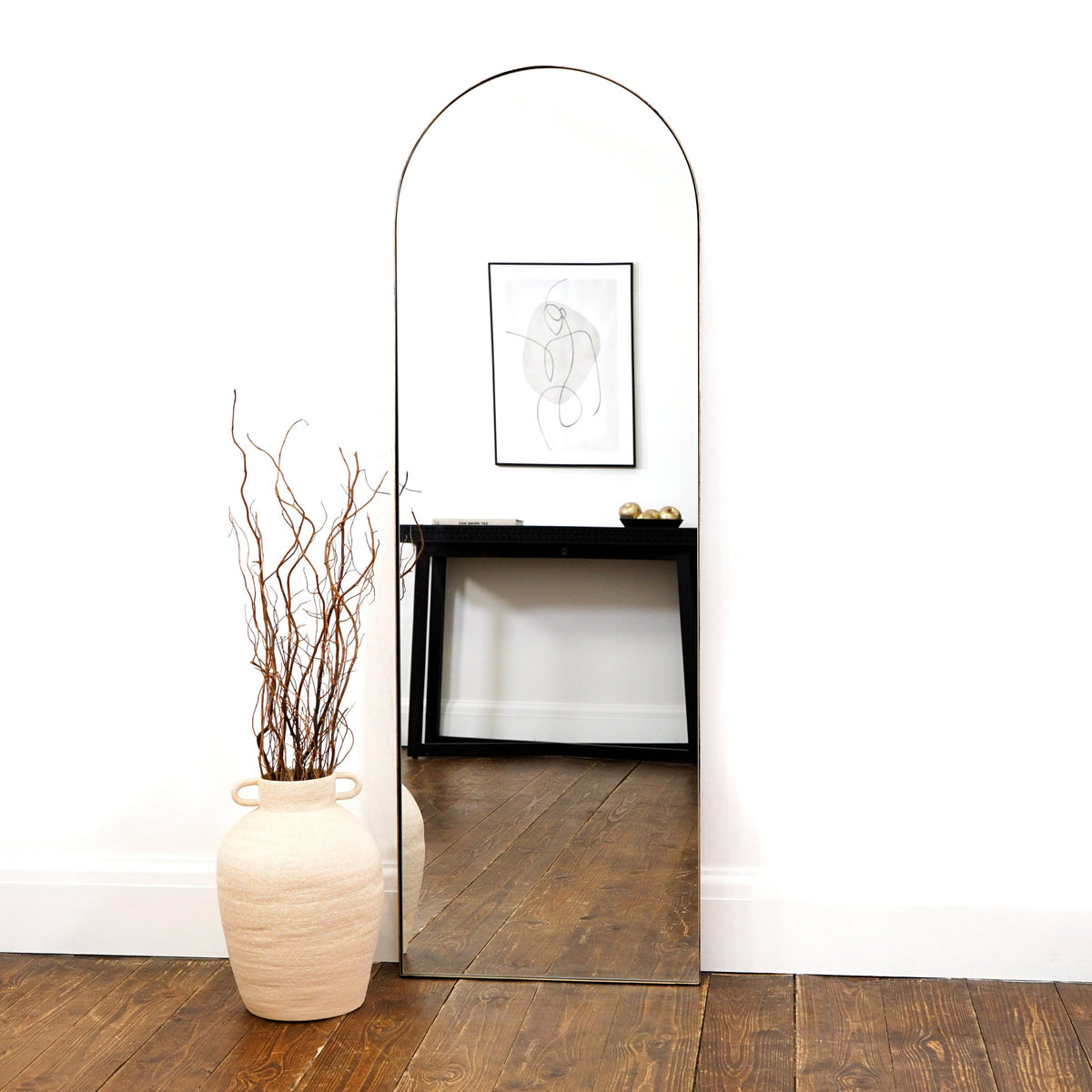 Theo Mirror – Large curved full-length gold metal mirror (160 cm x 50 cm)