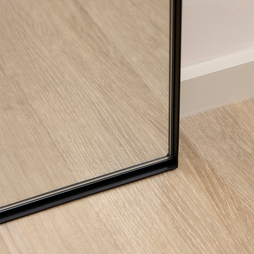 Theo Mirror – Large full-length mirror with curved black metal frame (180 cm x 90 cm)