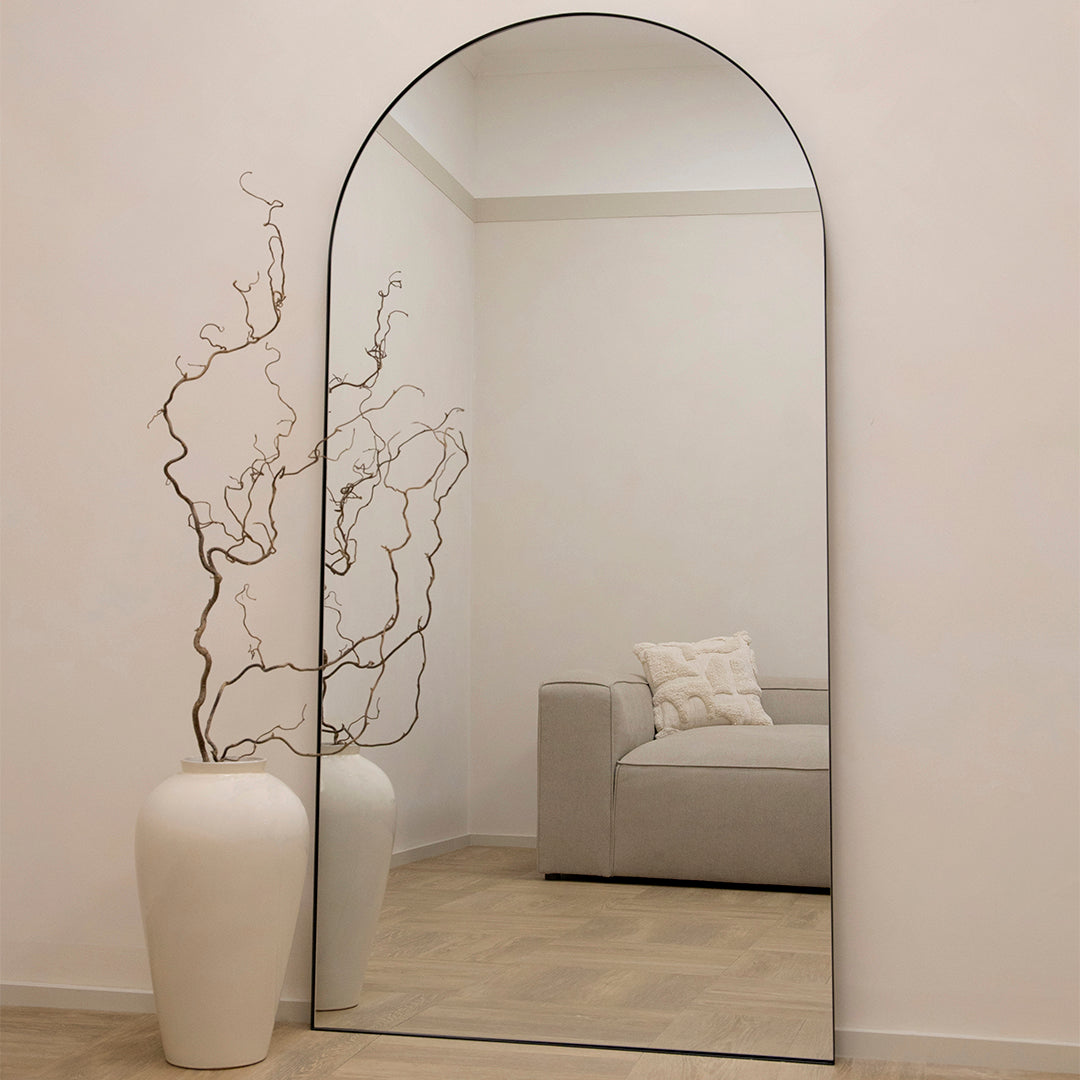 Theo Mirror – Large full-length mirror with curved black metal frame (180 cm x 90 cm)