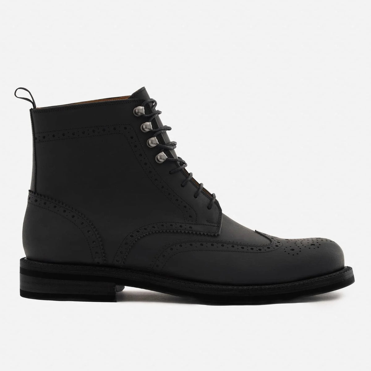 Nolan Men’s Pull-Up Brogue Boots