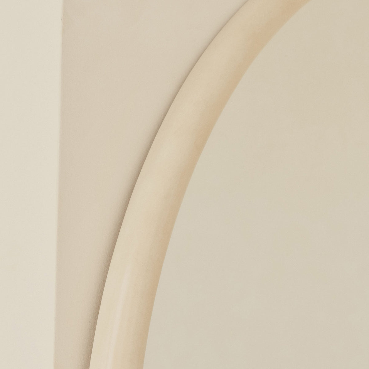 Amora Mirror – Extra Large Curved Full-Length Concrete Mirror (200 cm x 120 cm)