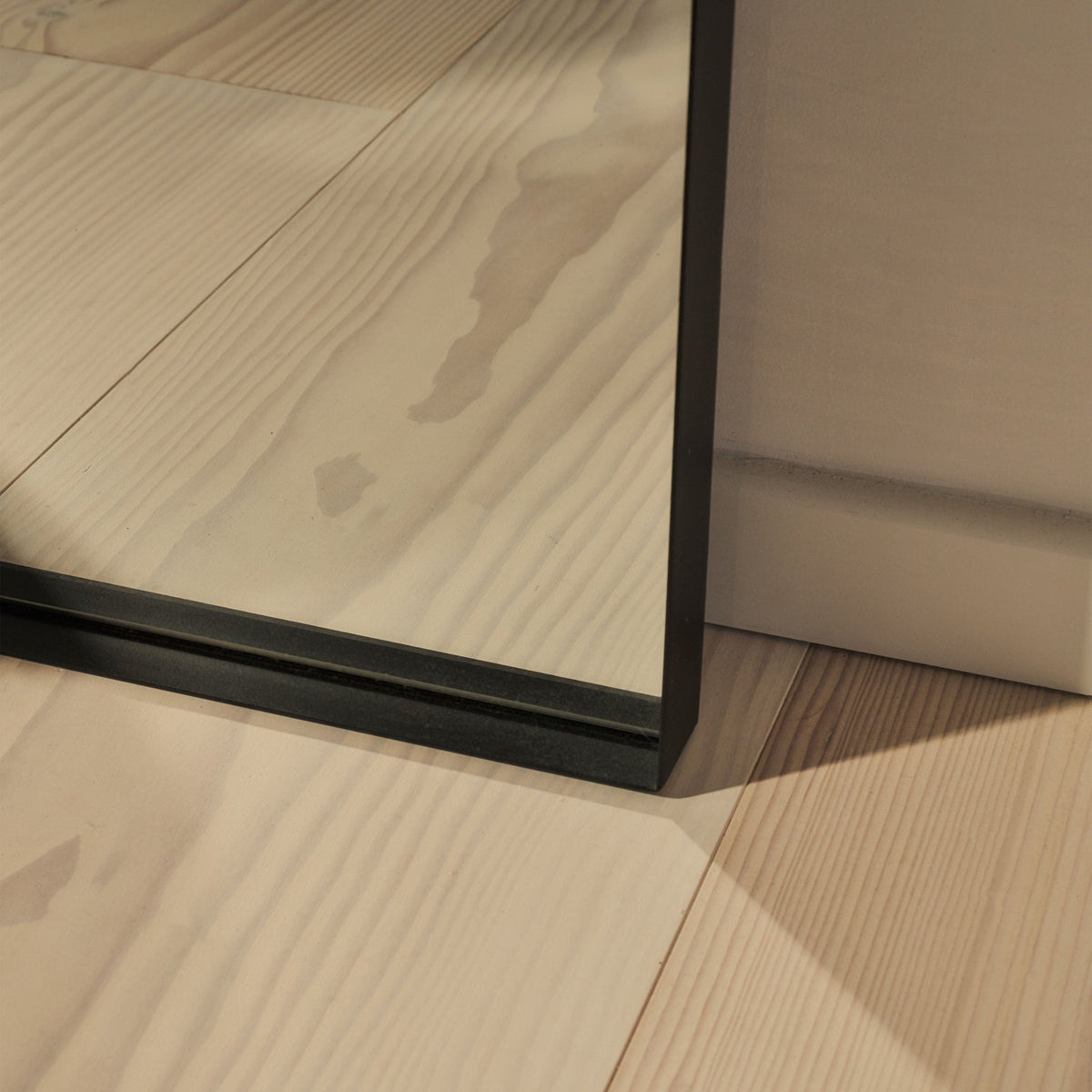 Arcus Mirror – Full-length mirror with black metal arch (170 cm x 80 cm)