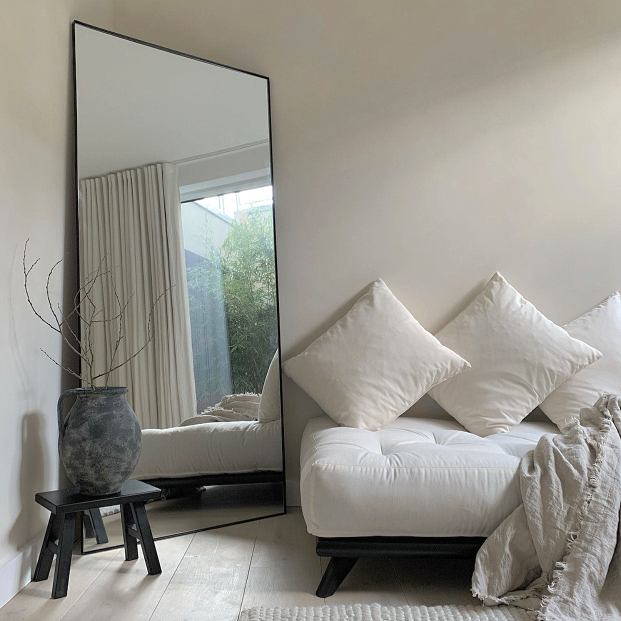 Theo Mirror – Large rectangular full-length black metal mirror (160 cm x 60 cm)