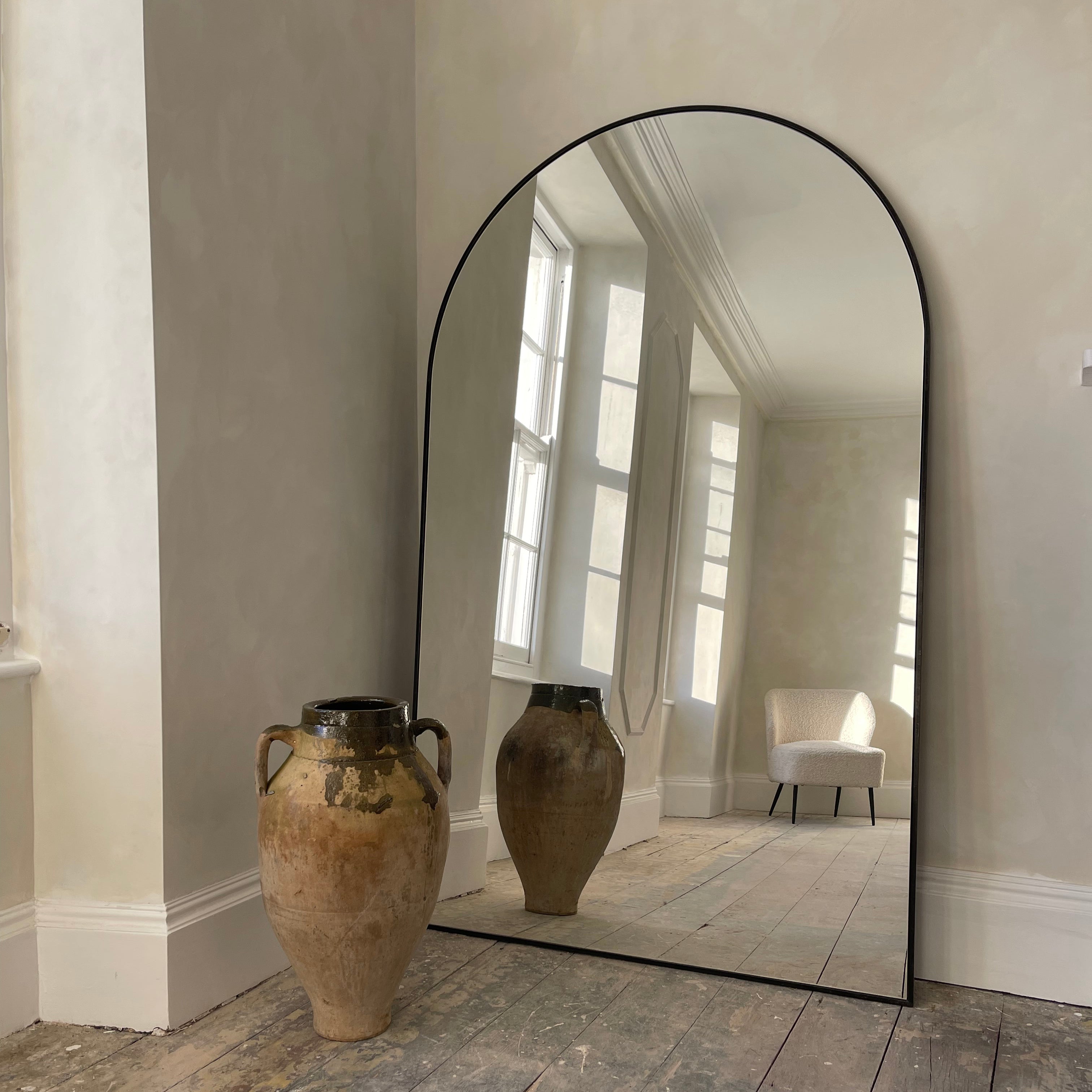 Liberty Mirror - Full-length black metal mirror with curved design 180cm x 110cm