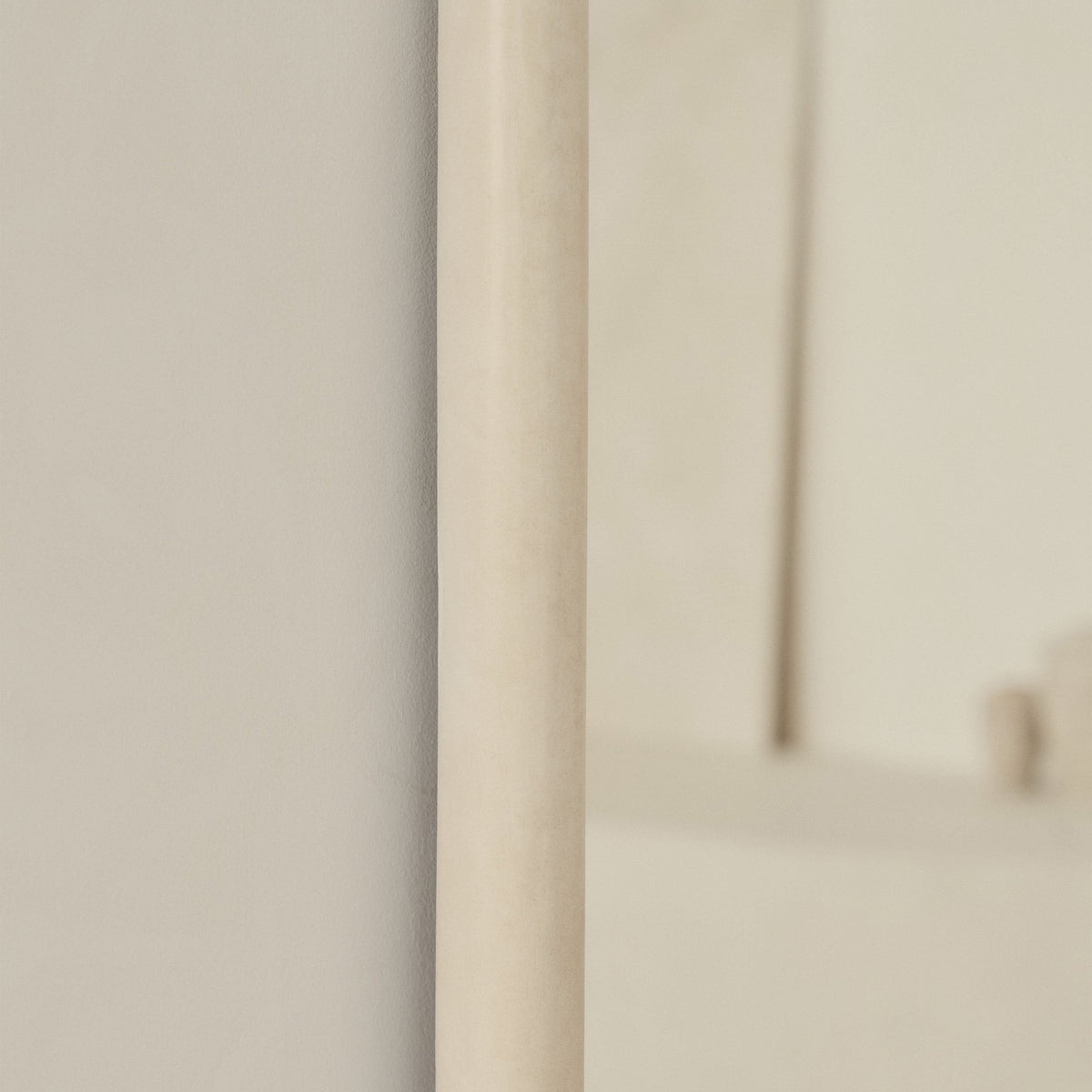 Amora Mirror – Extra large curved full-length concrete mirror (190 cm x 100 cm)