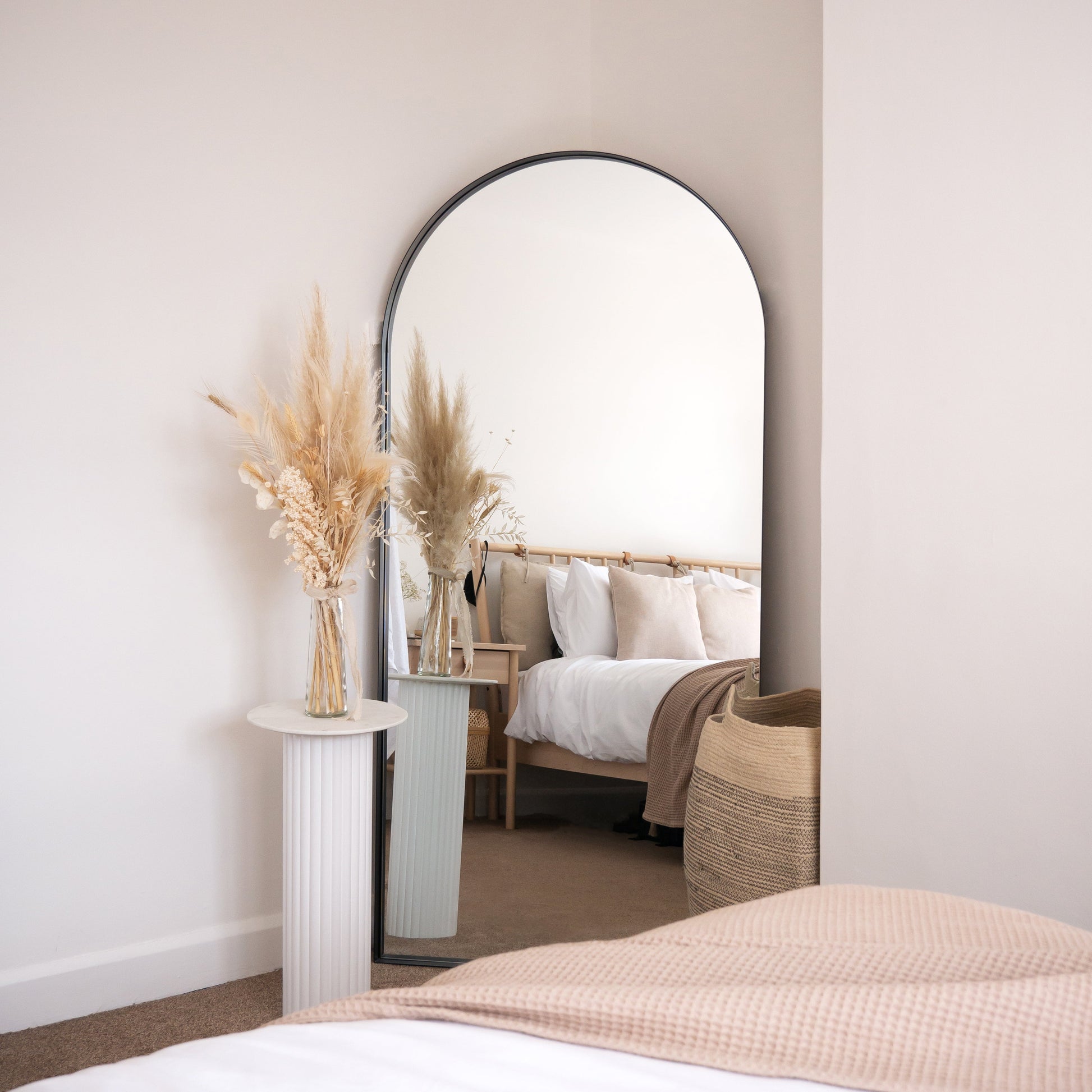 Arcus Mirror – Full-length mirror with black metal arch (170 cm x 80 cm)