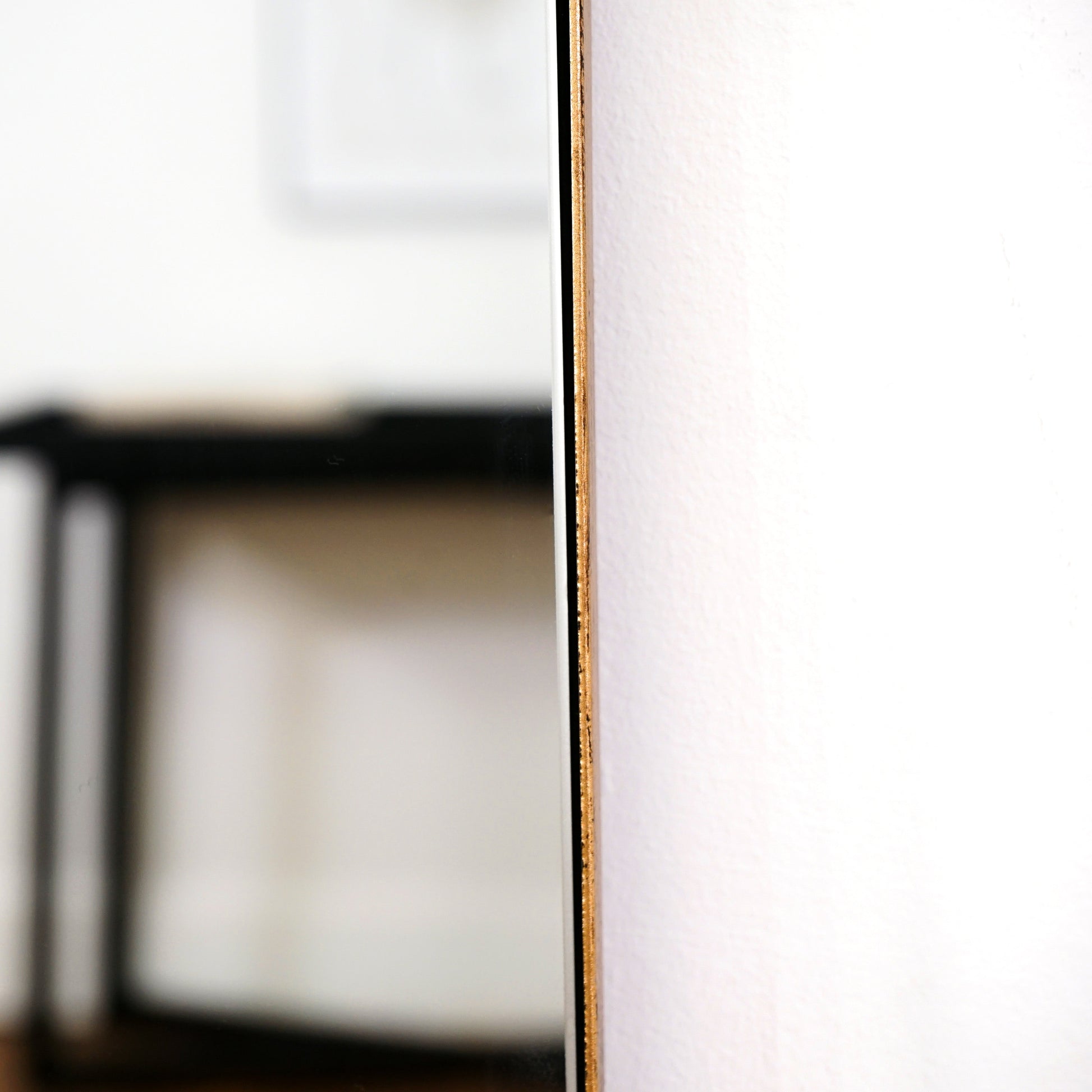 Theo Mirror – Large curved full-length gold metal mirror (160 cm x 50 cm)