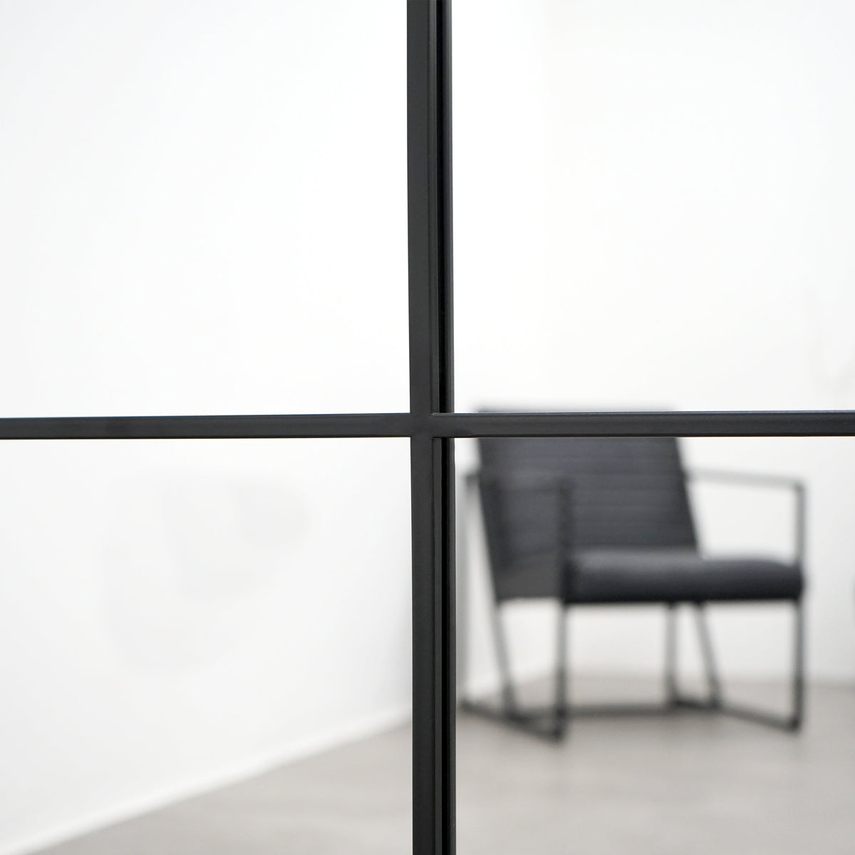 Brooklyn Mirror – Extra Large Full-Length Black Metal Mirror (210 cm x 120 cm)
