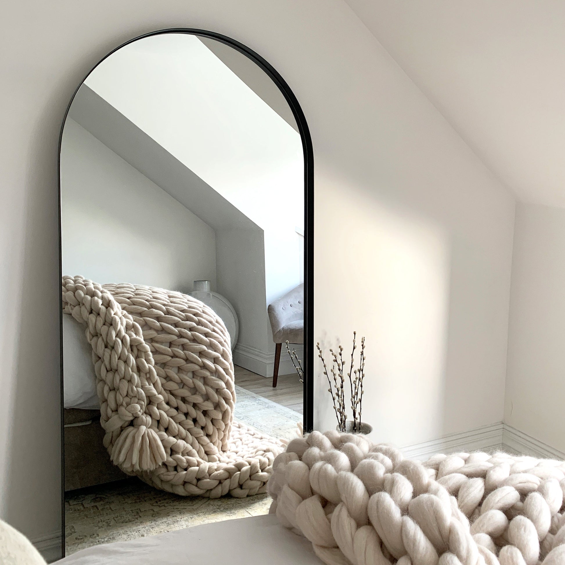 Arcus Mirror – Full-length mirror with black metal arch (170 cm x 80 cm)