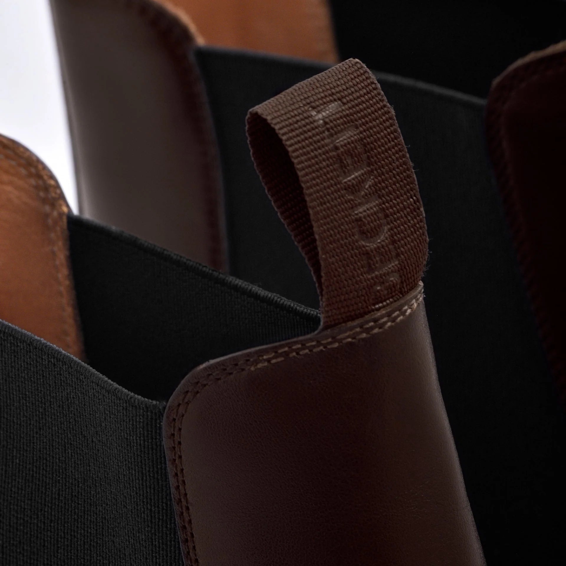 Astor Men’s Chelsea Boots